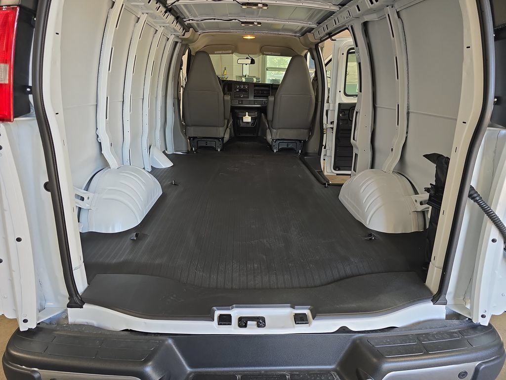 New 2026 GMC Savana 2500 w/ Driver Convenience Package RWD image 12
