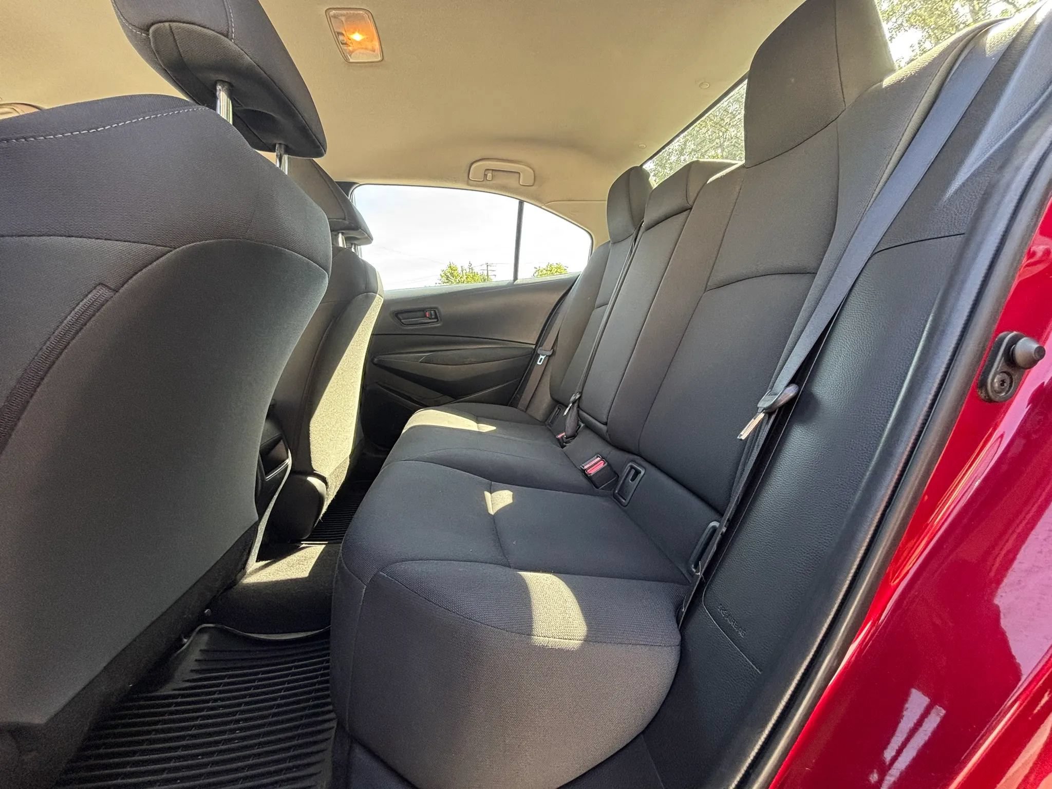Used 2022 Toyota Corolla LE FWD image 22