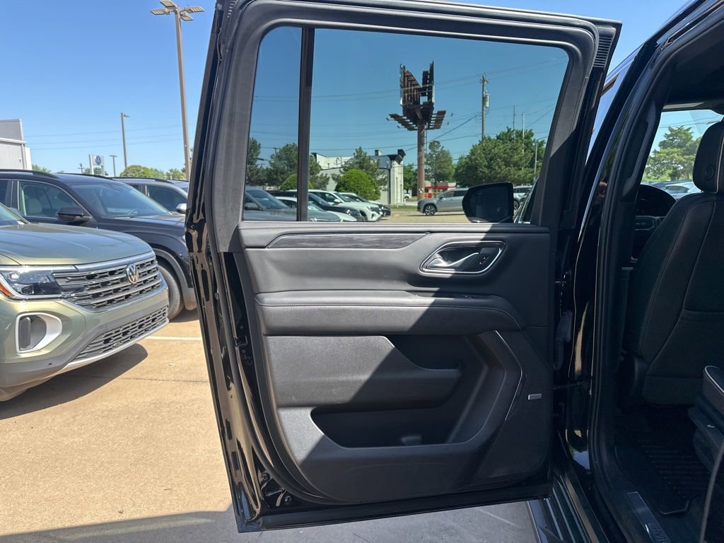 Used 2022 GMC Yukon XL SLT AWD/4WD image 18