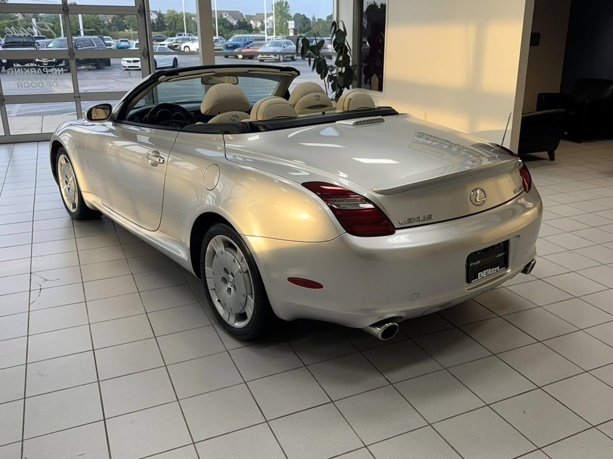 Used 2007 Lexus SC 430 Convertible RWD image 3