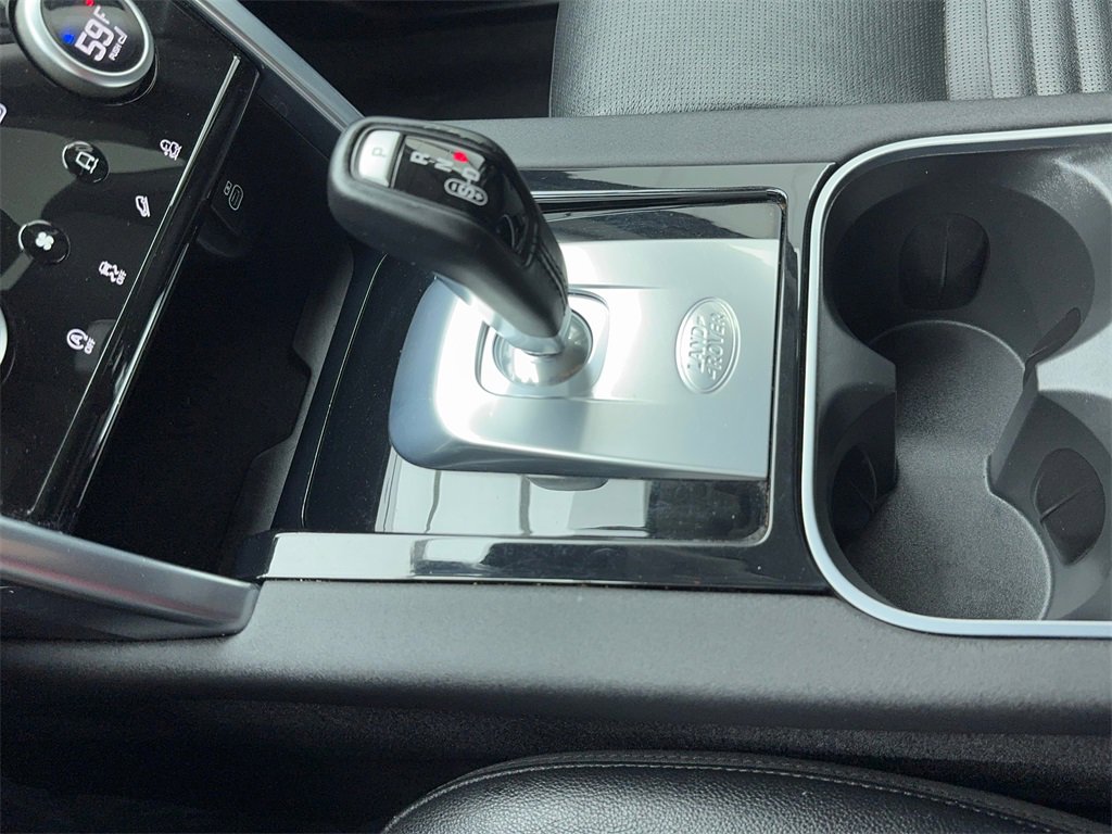 Used 2022 Land Rover Discovery Sport SE image 34