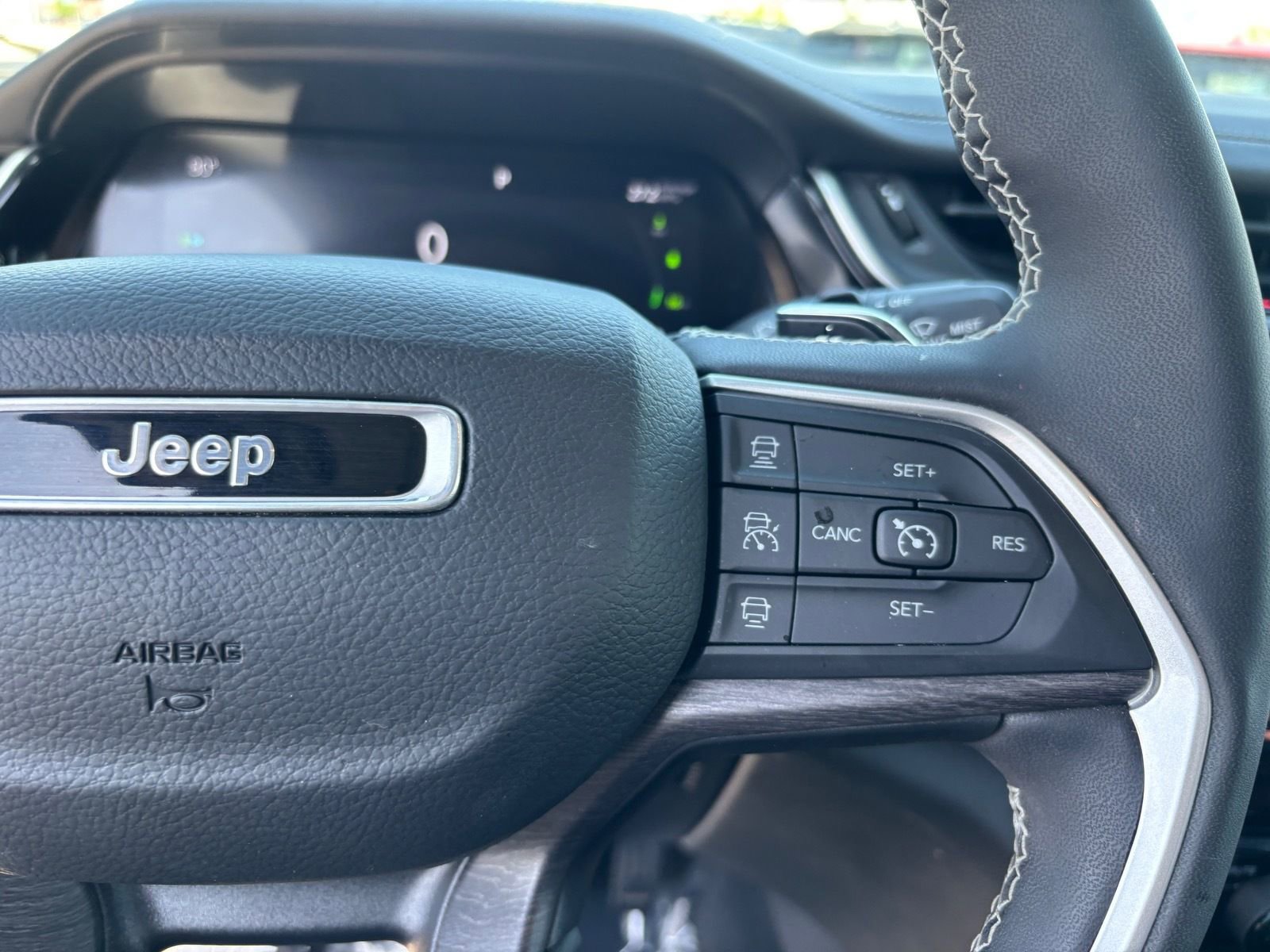 Used 2022 Jeep Grand Cherokee Limited 4xe w/ Luxury Tech Group II image 32