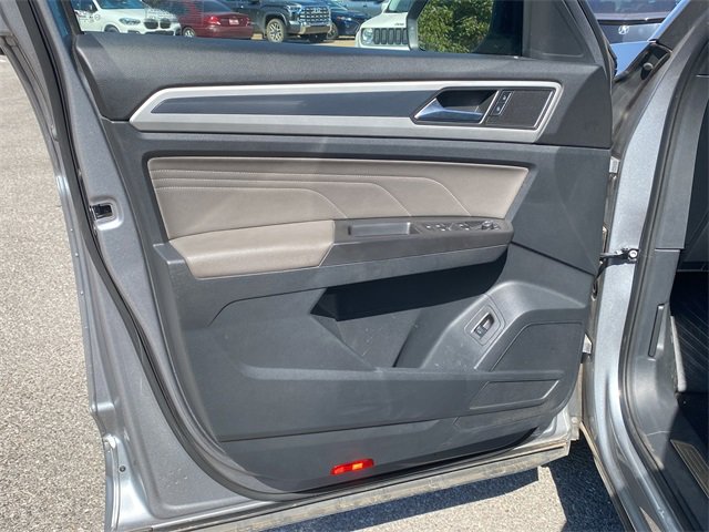 Used 2023 Volkswagen Atlas Cross Sport SEL R-Line image 18