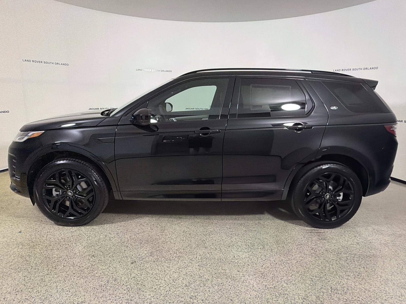 New 2026 Land Rover Discovery Sport Landmark AWD/4WD image 2