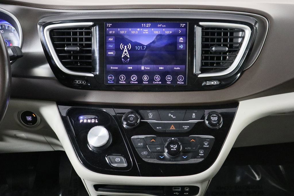 Used 2018 Chrysler Pacifica Touring-L image 28