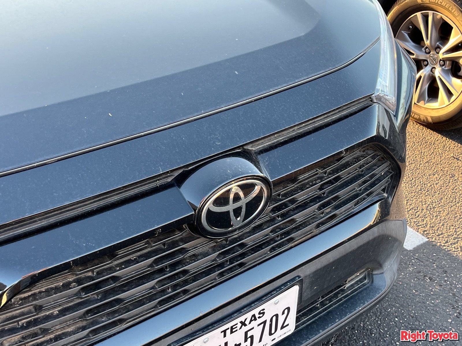 Used 2023 Toyota RAV4 XLE Premium FWD image 7