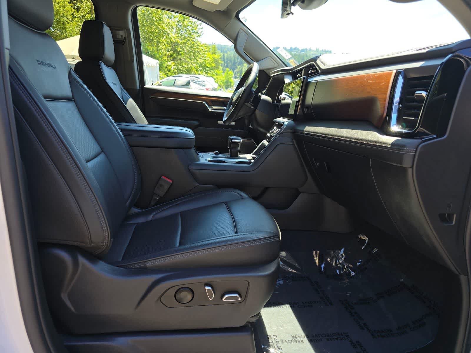 Used 2023 GMC Sierra 1500 Denali w/ Denali Reserve Package AWD/4WD image 15