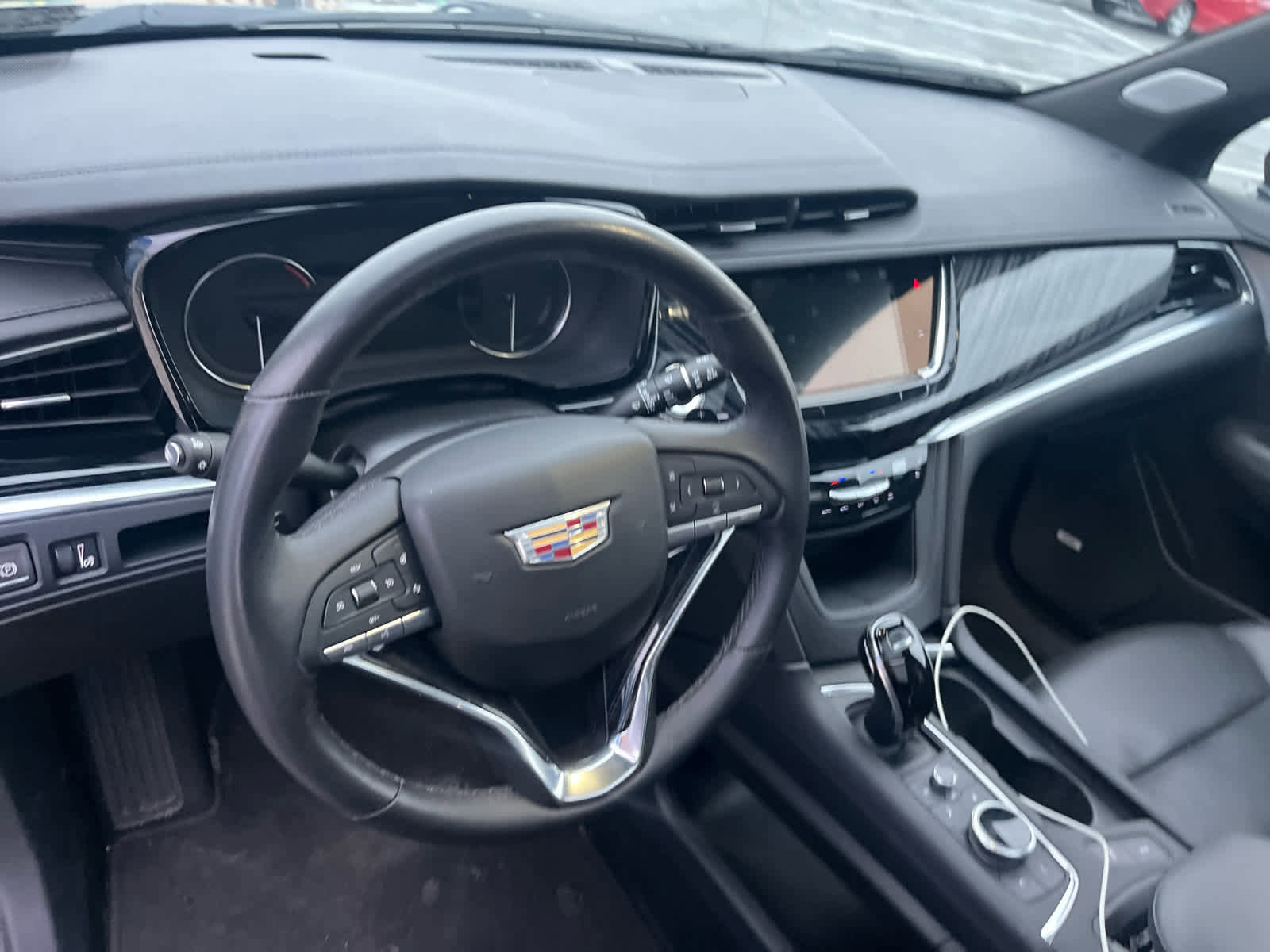 Used 2025 Cadillac XT6 Premium Luxury image 24