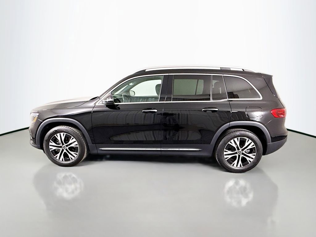 Used 2024 Mercedes-Benz GLB 250 w/ Exclusive Package image 4