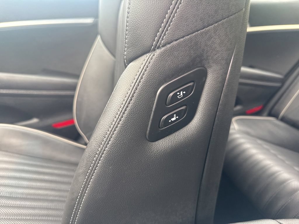 Used 2023 Genesis G70 3.3T AWD/4WD image 42