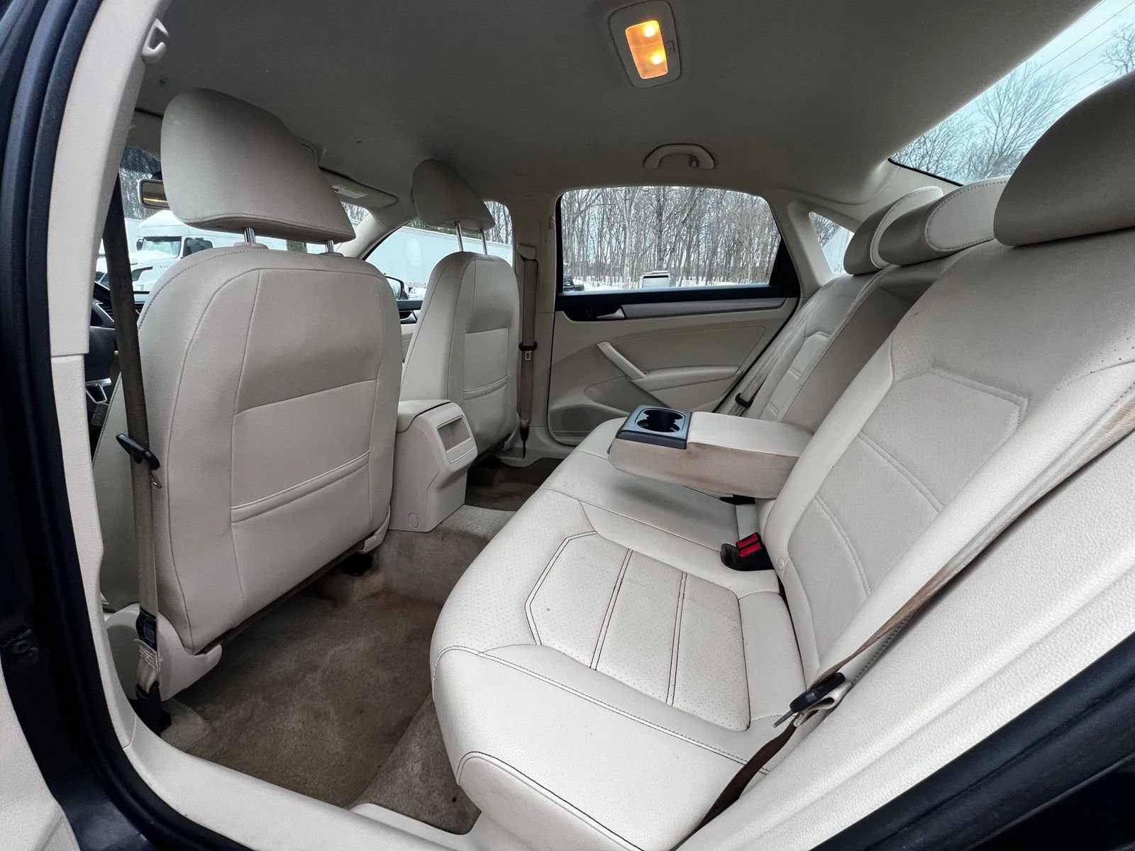 Used 2015 Volkswagen Passat 1.8T Limited Edition image 10