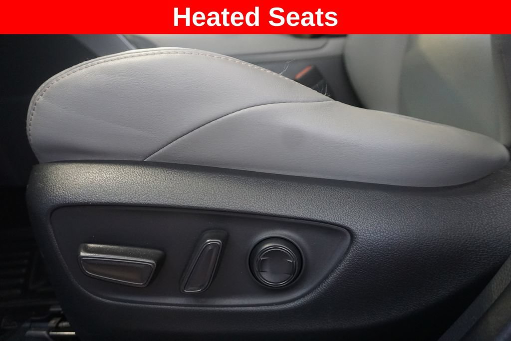 Certified 2024 Toyota Venza XLE AWD/4WD image 7