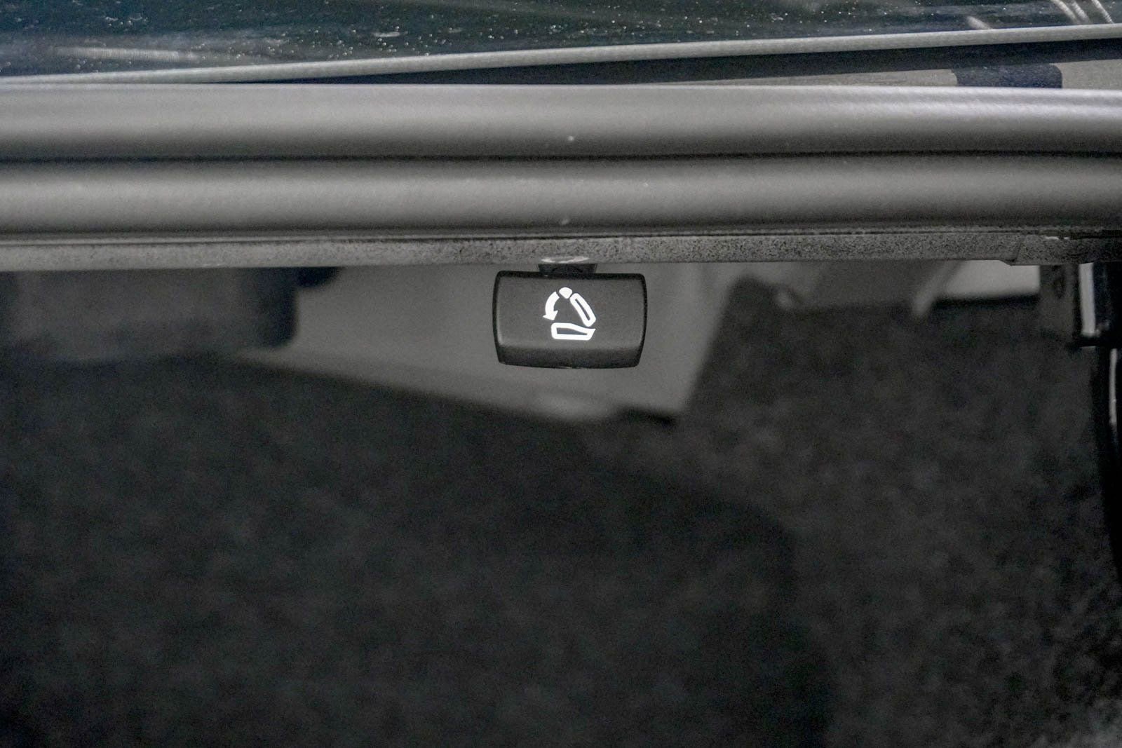 Used 2025 Volkswagen Jetta GLI Autobahn FWD image 9