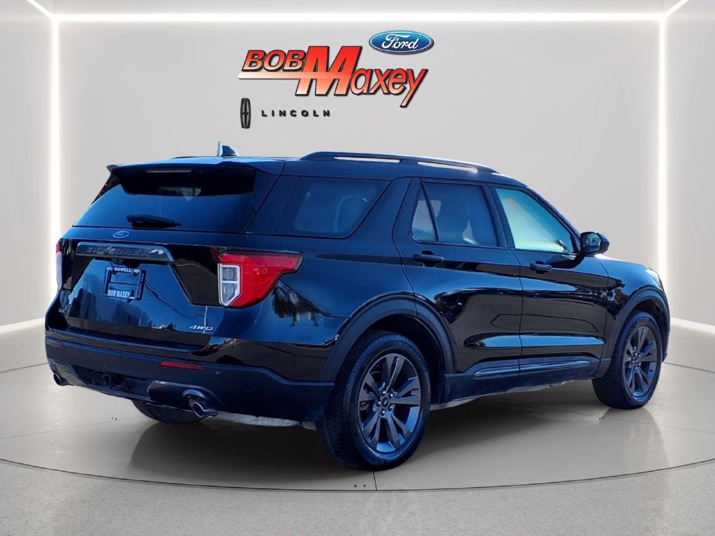 Used 2023 Ford Explorer XLT w/ Equipment Group 202A AWD/4WD image 4