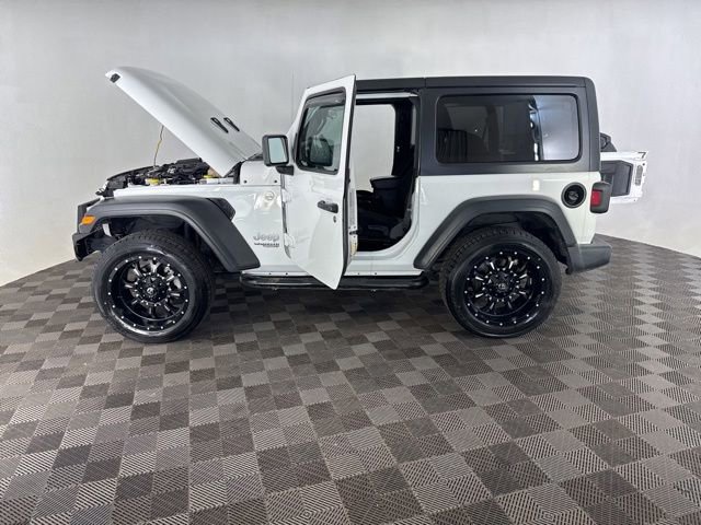 Used 2019 Jeep Wrangler Sport AWD/4WD image 9