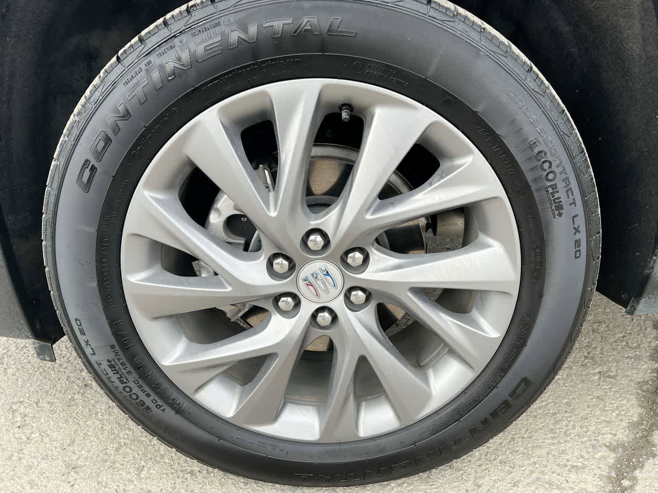 Used 2025 Buick Enclave Preferred AWD/4WD image 10