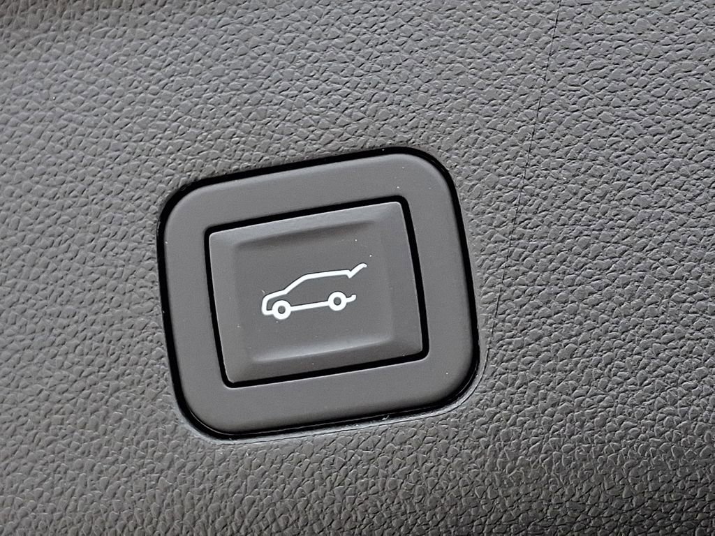Used 2024 GMC Yukon XL Denali w/ LPO, Floor Liner Package image 29