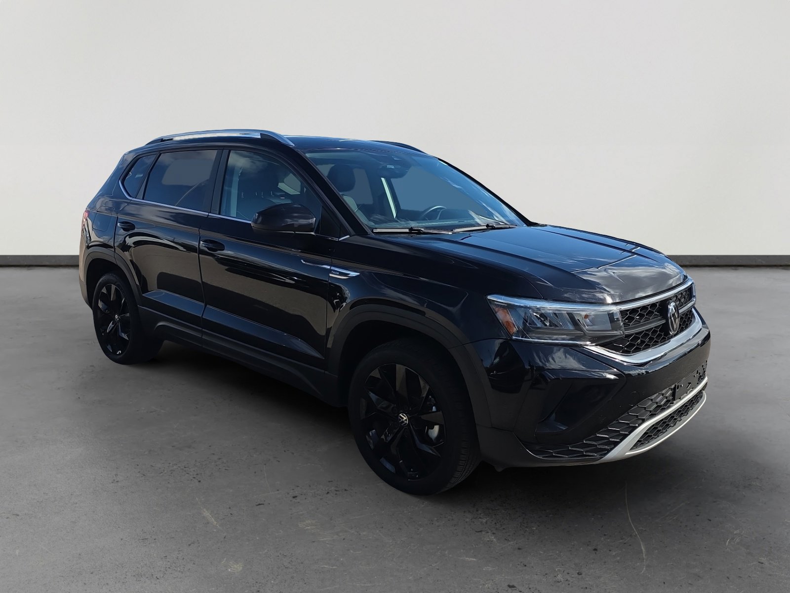 Certified 2023 Volkswagen Taos SE w/ Black Wheel Package image 7