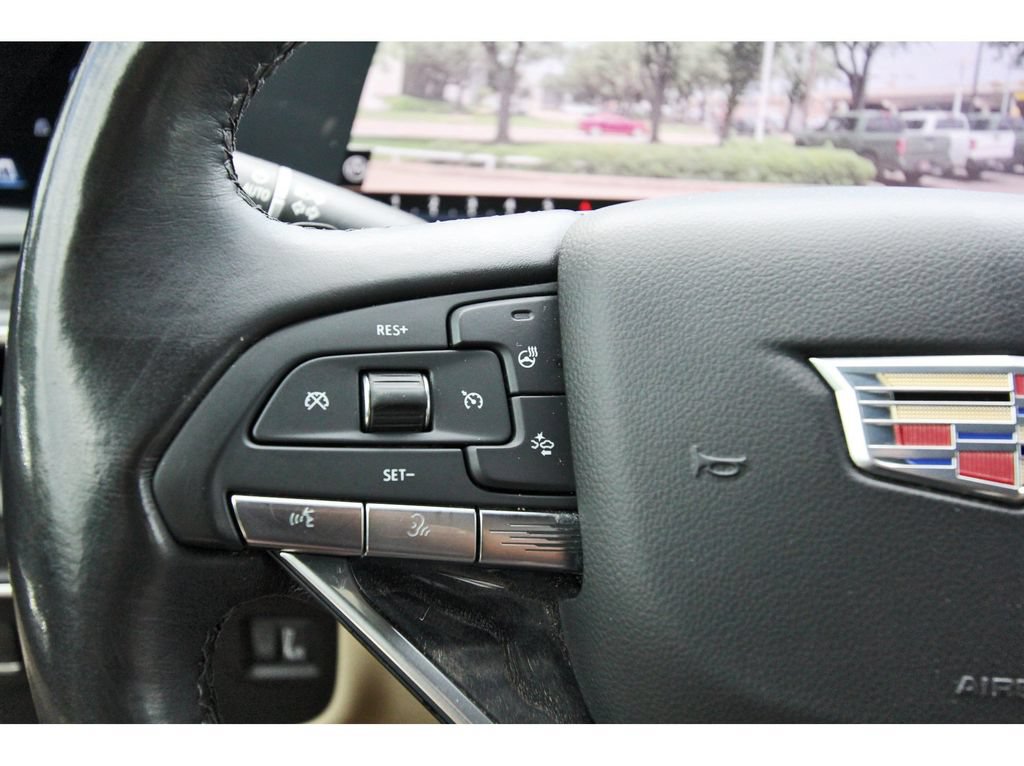 Used 2021 Cadillac Escalade Premium Luxury w/ LPO, Illumination Package RWD image 16