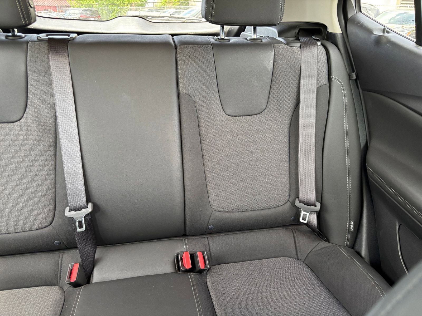 Used 2025 Buick Encore GX Preferred image 36