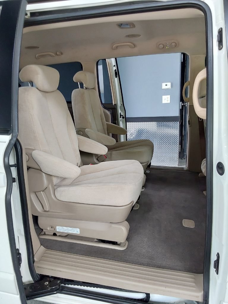 Used 2008 Kia Sedona LX FWD image 18