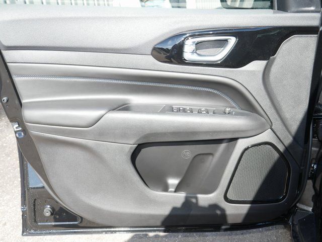 New 2026 Jeep Compass Limited image 13