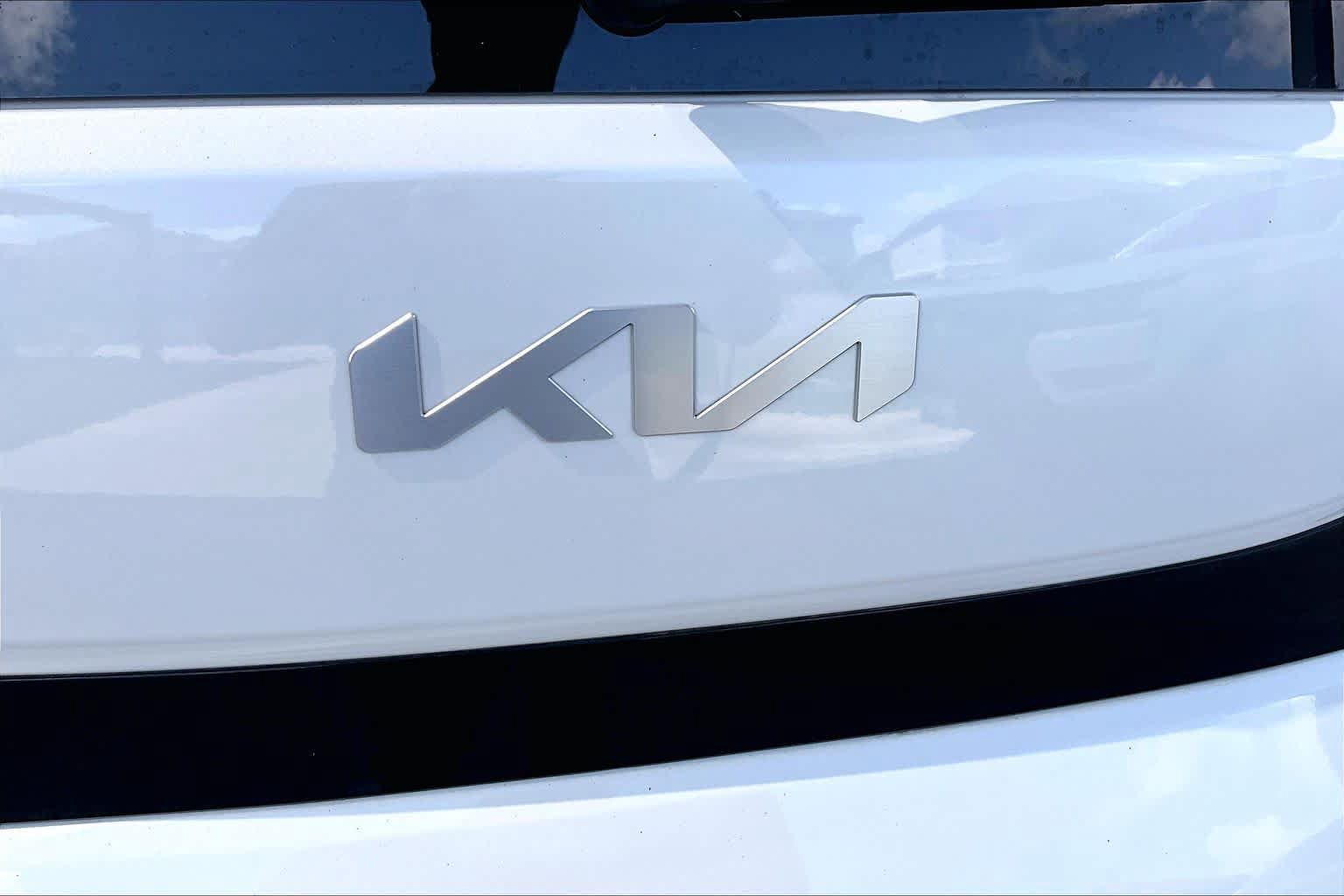 Used 2023 Kia Soul LX w/ Option Group 015 FWD image 30
