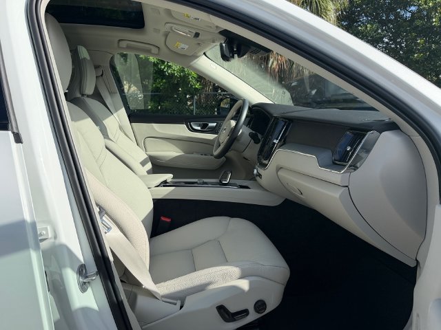 Certified 2024 Volvo XC60 B5 Plus w/ Protection Package AWD/4WD image 18