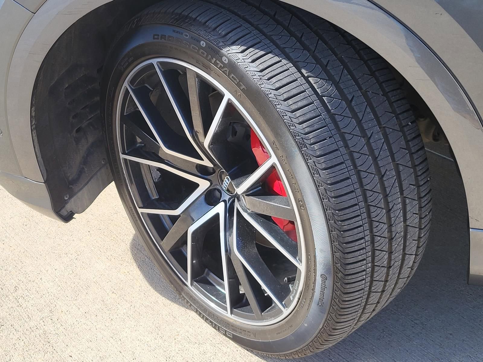 Used 2019 Audi Q8 Prestige w/ Year 1 Package image 12