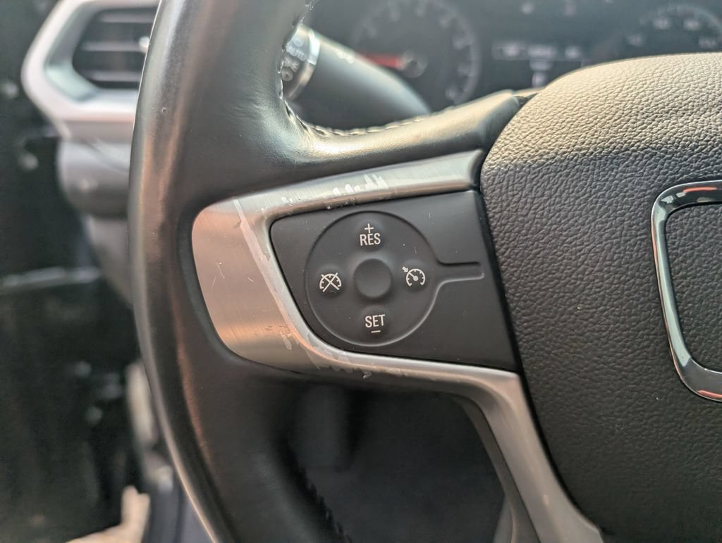 Used 2018 GMC Acadia SLE AWD/4WD image 16