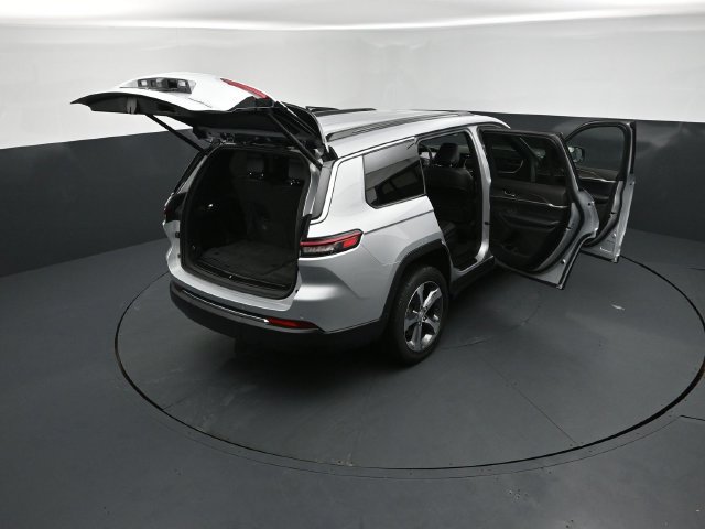 Used 2025 Jeep Grand Cherokee L Limited AWD/4WD image 26