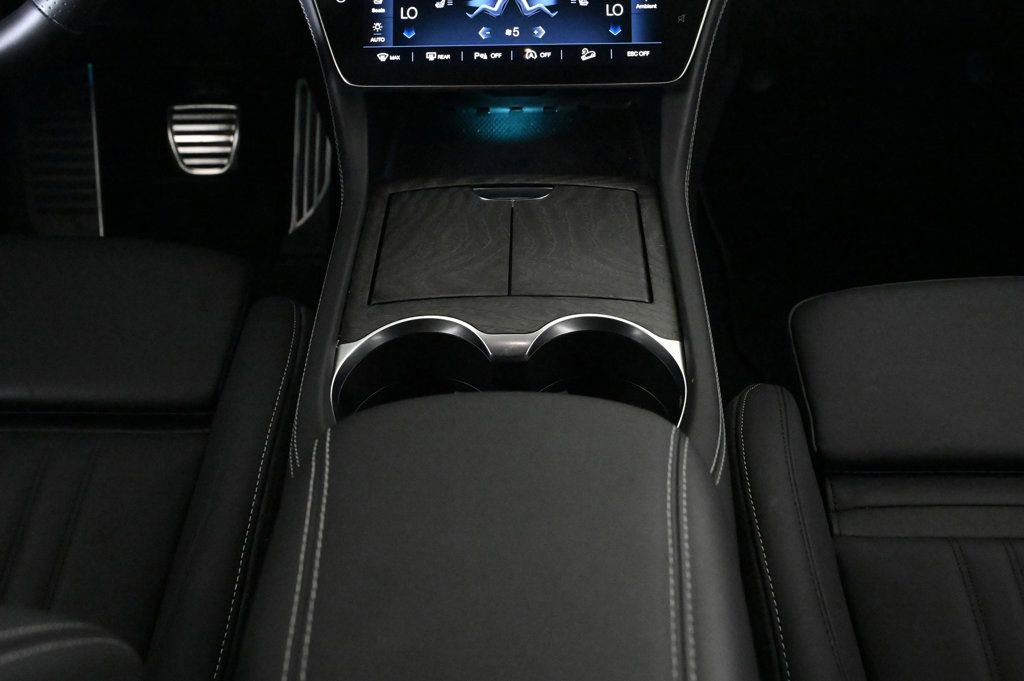 Used 2025 Maserati Grecale Modena image 14