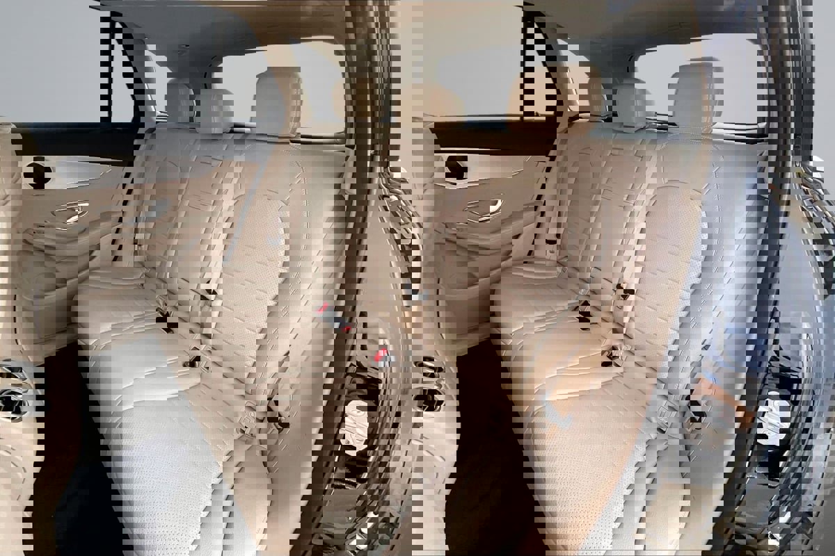 Used 2021 Mercedes-Benz GLC 300 w/ Premium Package image 26