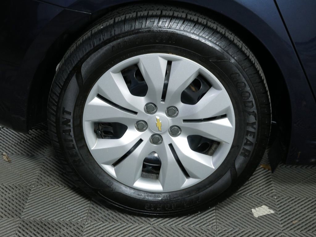 Used 2014 Chevrolet Cruze LS FWD image 11