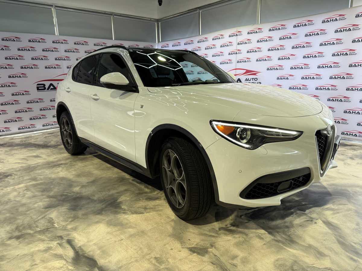 Used 2022 Alfa Romeo Stelvio Ti w/ Active Assist Plus Package image 3