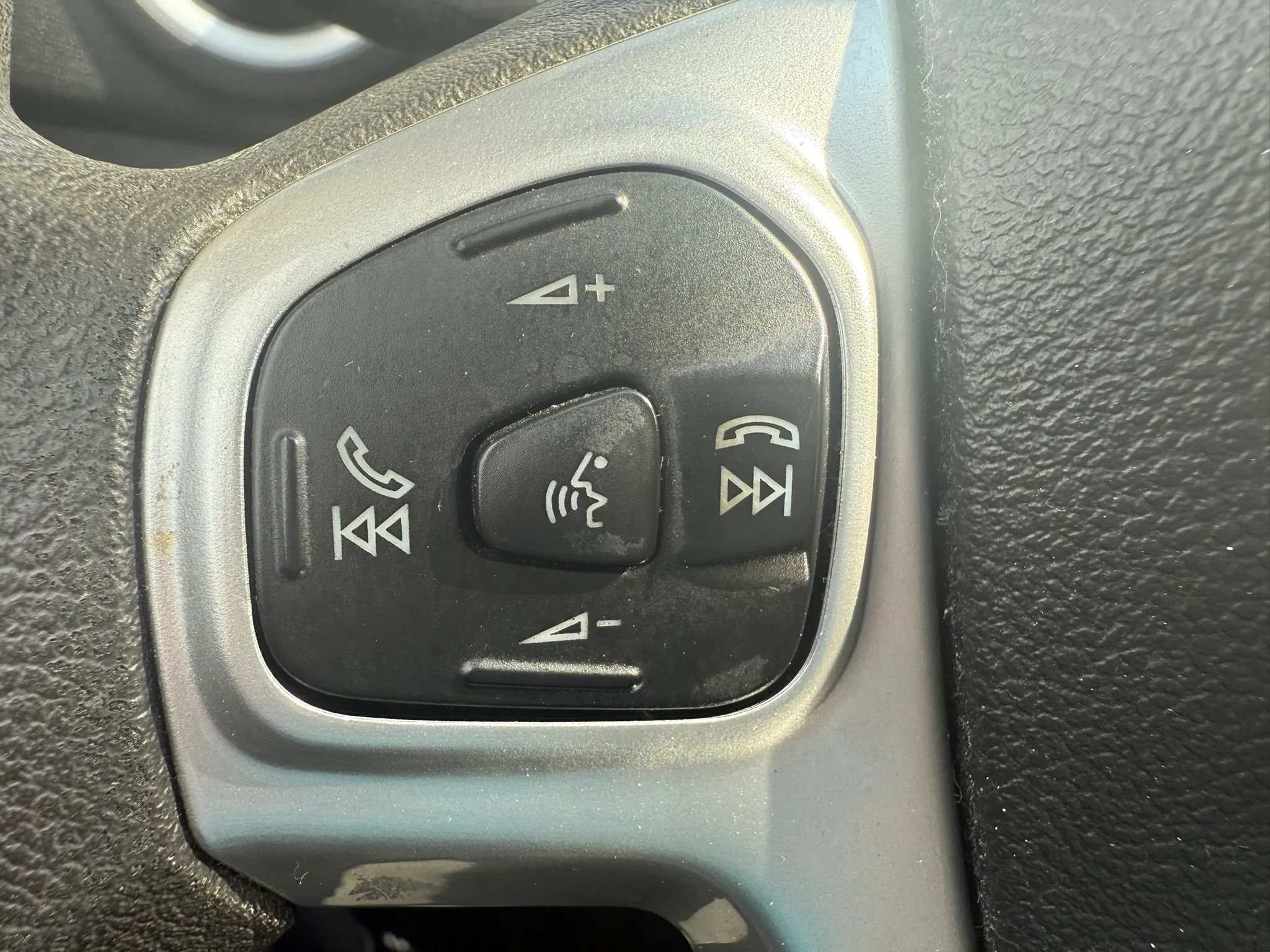 Used 2017 Ford Fiesta SE w/ Equipment Group 201A FWD image 11