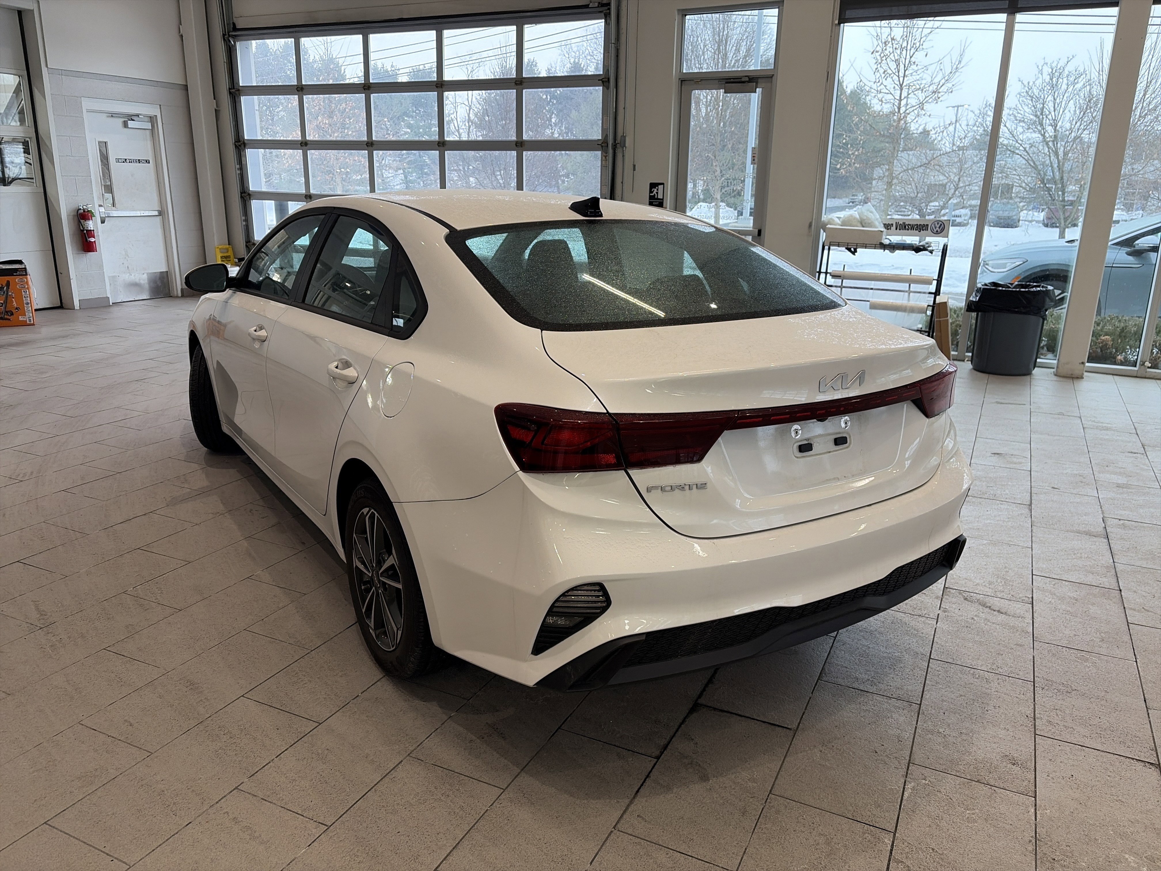 Used 2023 Kia Forte LXS image 6