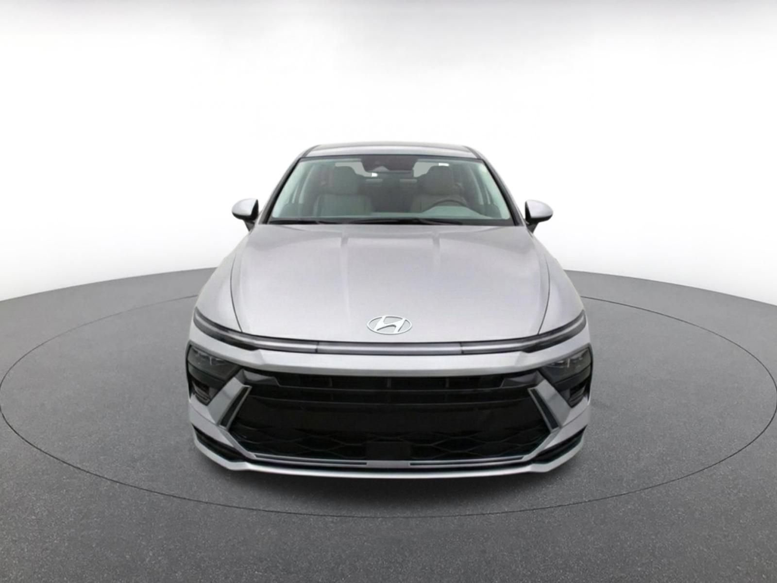 Used 2025 Hyundai Sonata SEL FWD image 2