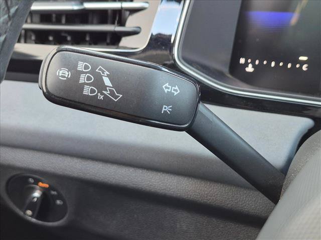 Used 2025 Volkswagen Jetta SE FWD image 15