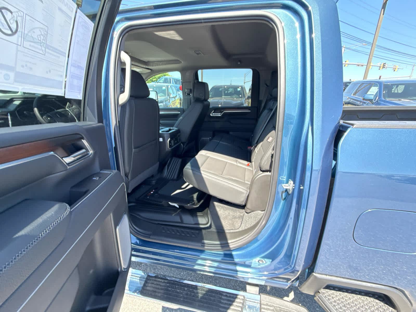 New 2026 GMC Sierra 3500 Denali w/ Denali Reserve Package AWD/4WD image 23