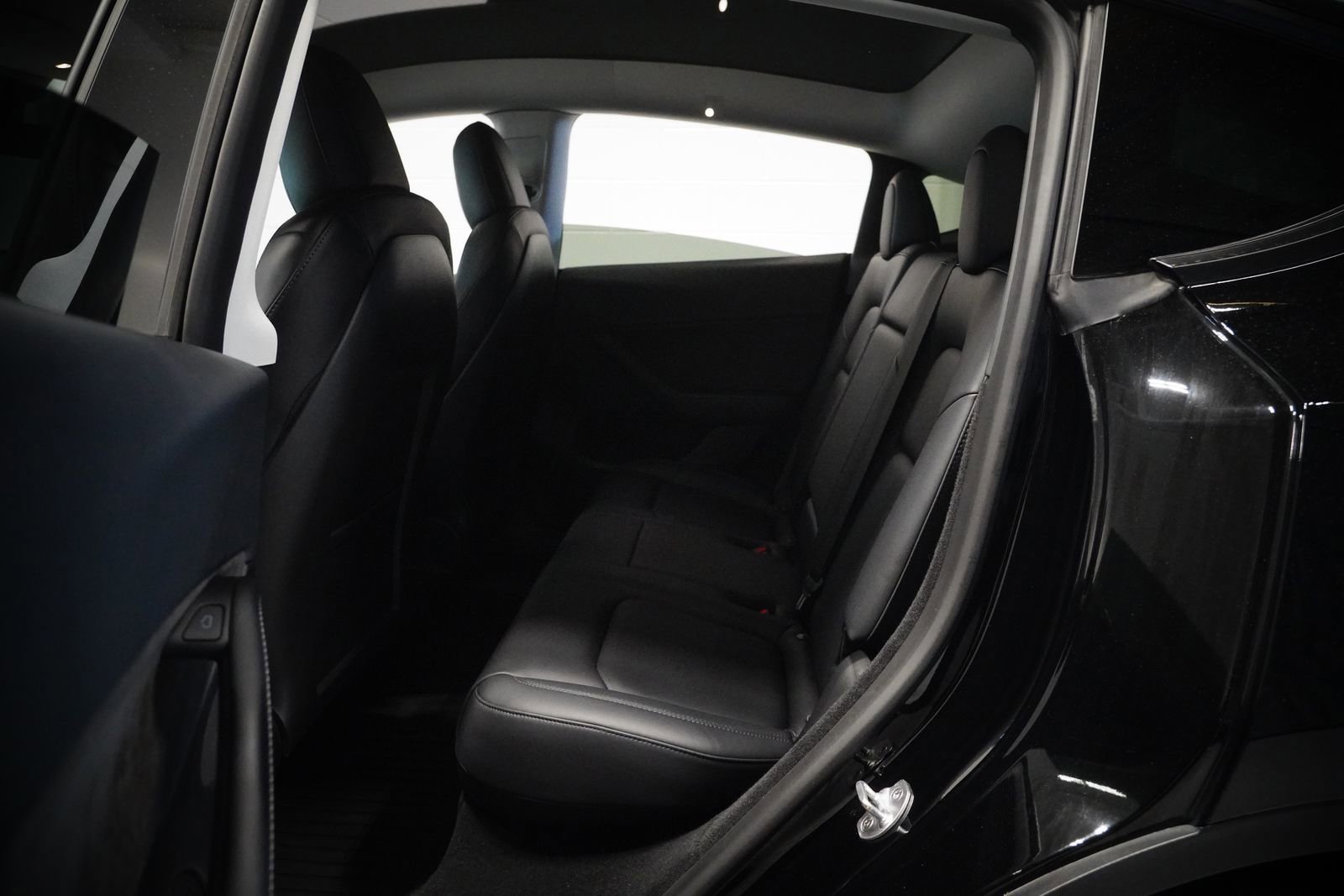 Used 2023 Tesla Model Y Performance AWD/4WD image 13