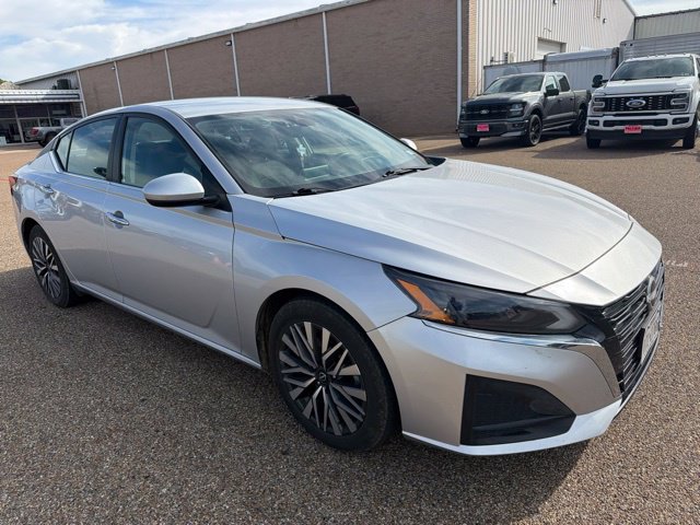 Used 2023 Nissan Altima 2.5 SV