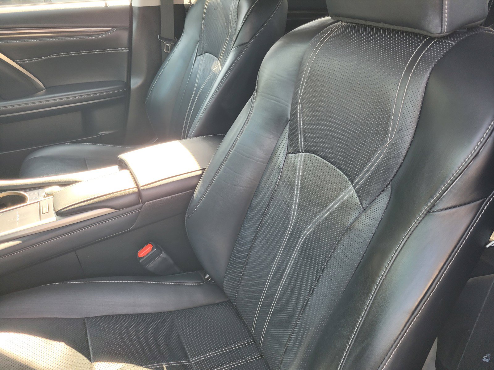 Used 2022 Lexus RX 450hL Luxury w/ Cold Area Package (CT) AWD/4WD image 9