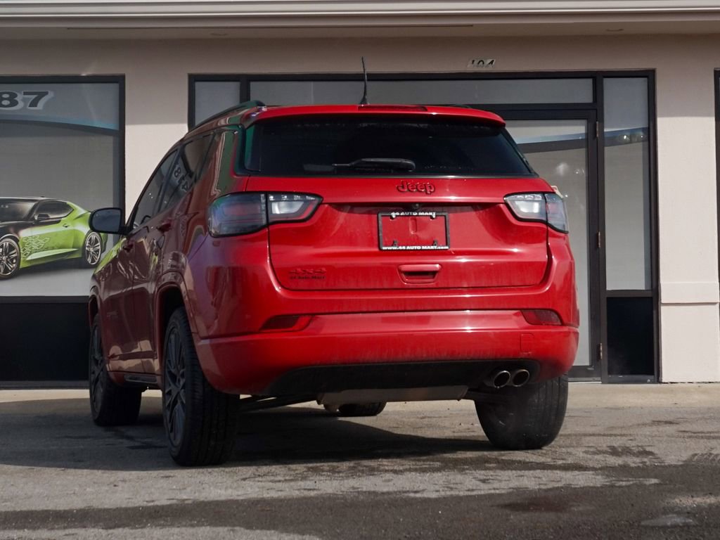 Used 2022 Jeep Compass Limited w/ (RED) Package image 4