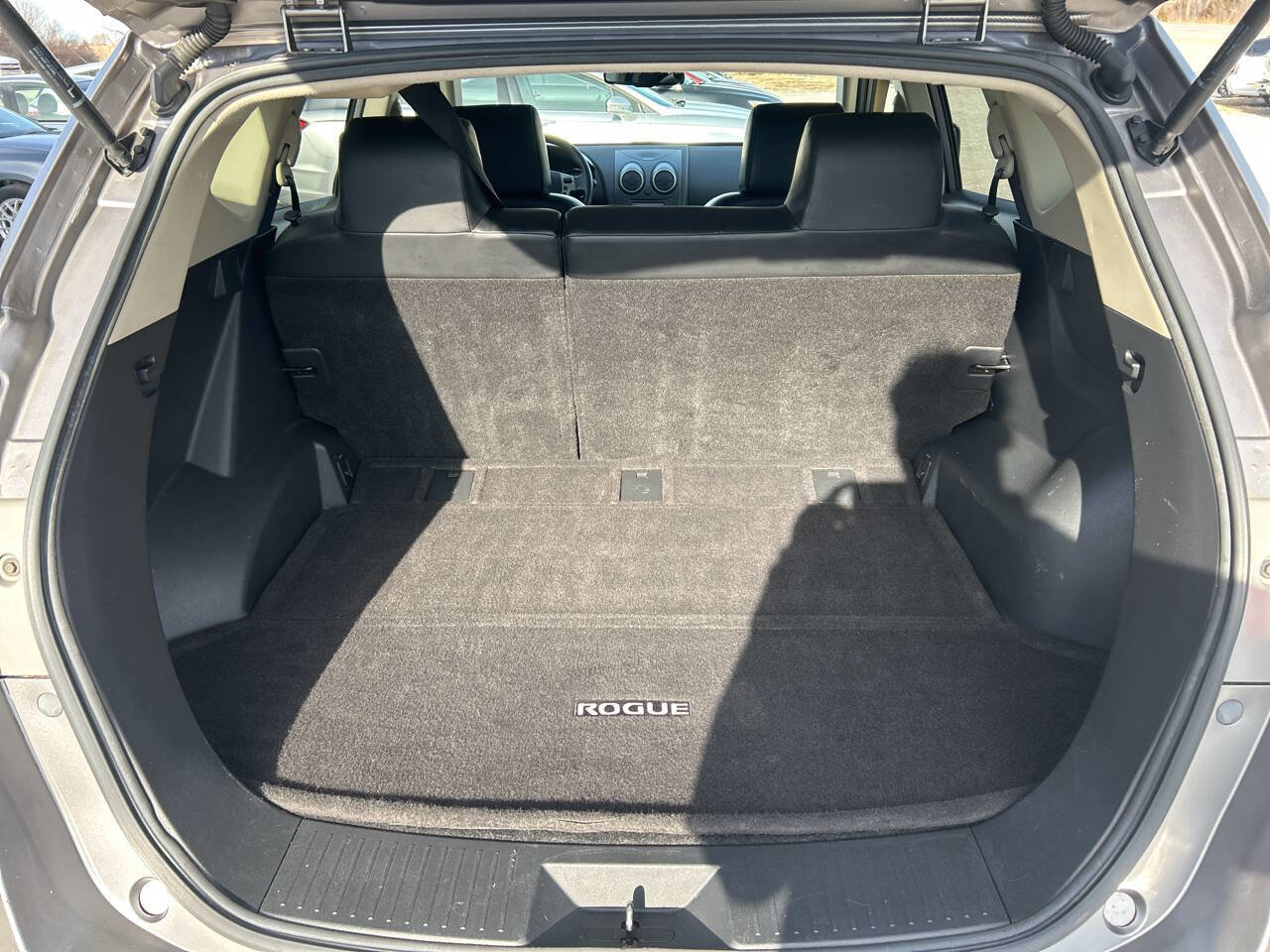 Used 2011 Nissan Rogue SV w/ SL Pkg image 16