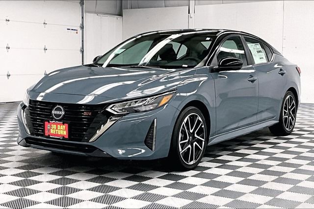 New 2025 Nissan Sentra SR w/ SR Premium Package image 3