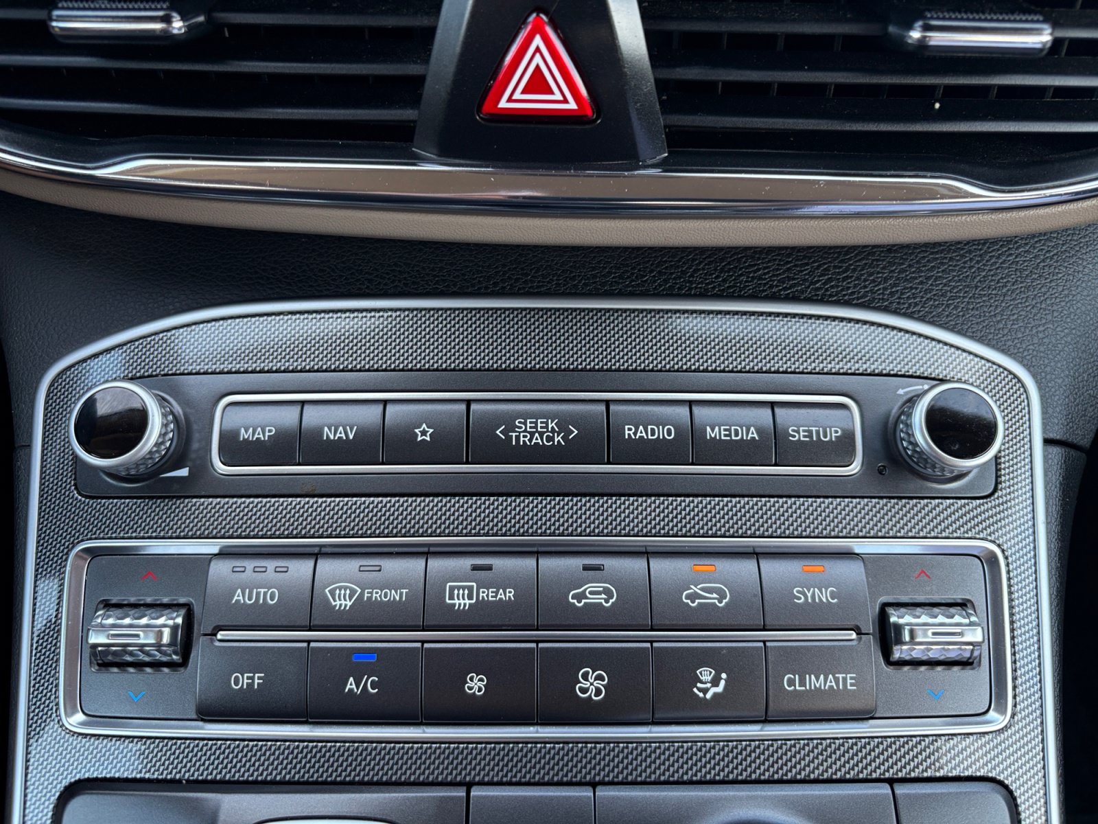 Used 2023 Hyundai Santa Fe SEL w/ Cargo Package FWD image 16