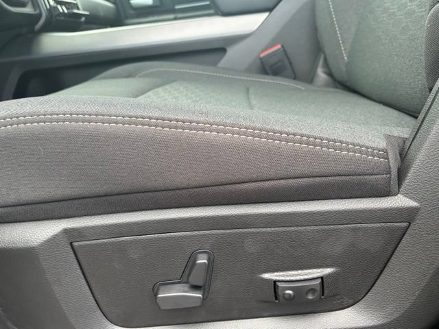 New 2026 RAM 2500 Big Horn AWD/4WD image 16