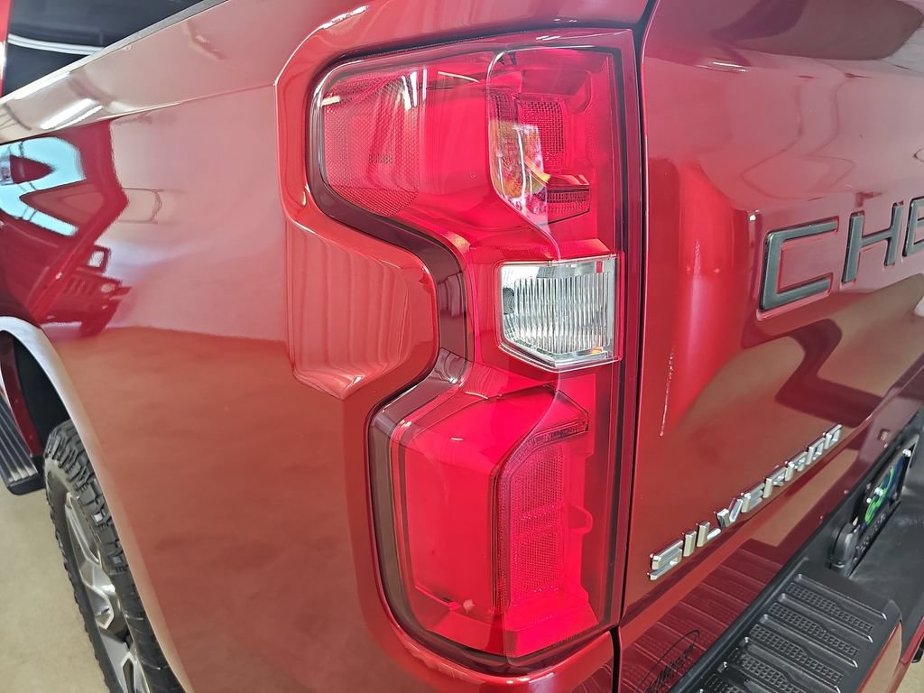 Used 2022 Chevrolet Silverado 1500 RST AWD/4WD image 39