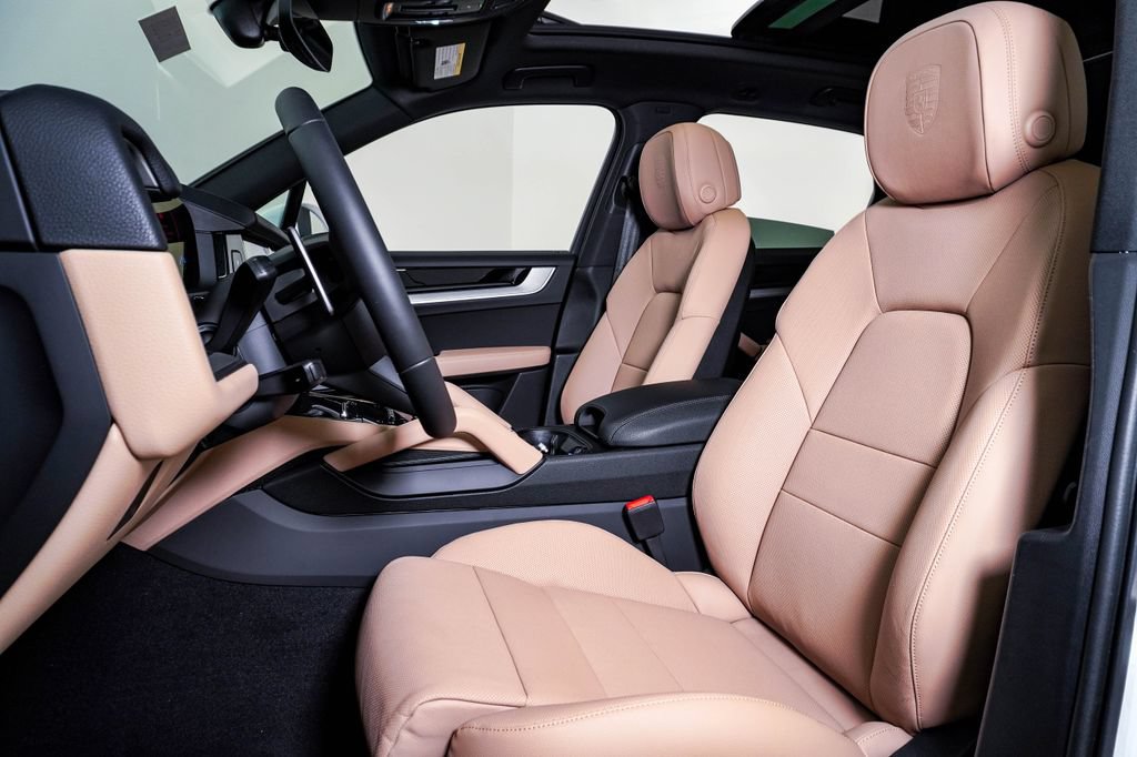 New 2026 Porsche Cayenne AWD/4WD image 5